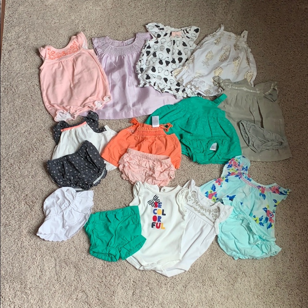Newborn girls. Large lot.